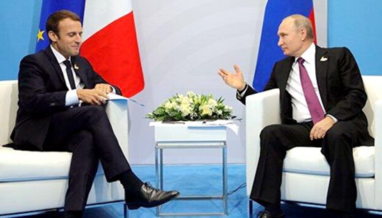 法国总统马克龙与俄罗斯总统普京。