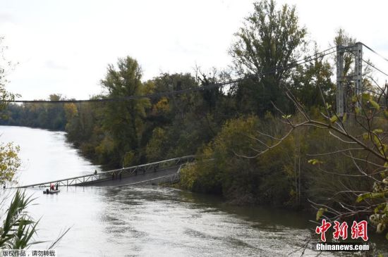 当地时间11月18日，法国西南部图卢兹市东北部塔恩河上的一座吊桥坍塌，造成1人死亡，另外有4人获救。有媒体称，死者为一名15岁未成年人。