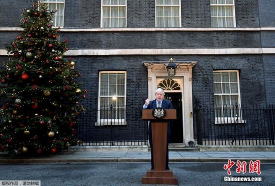 当地时间12月13日，在英国伦敦，新就任的英国首相鲍里斯·约翰逊在唐宁街10号首相府发表演讲。