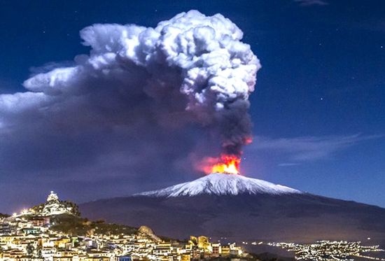 意大利埃特纳火山再次喷发。