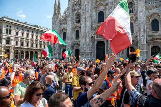 意大利多地爆发大规模示威活动。