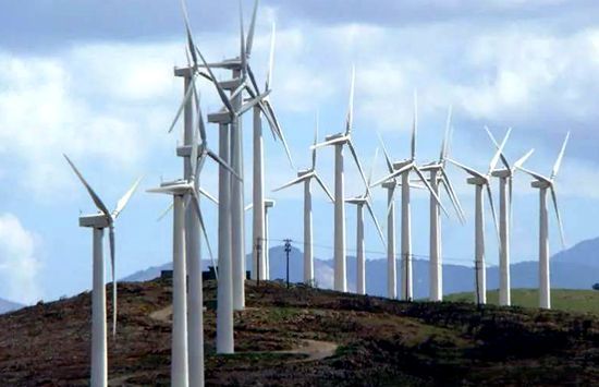 希腊在岛屿地区建造的风电场。